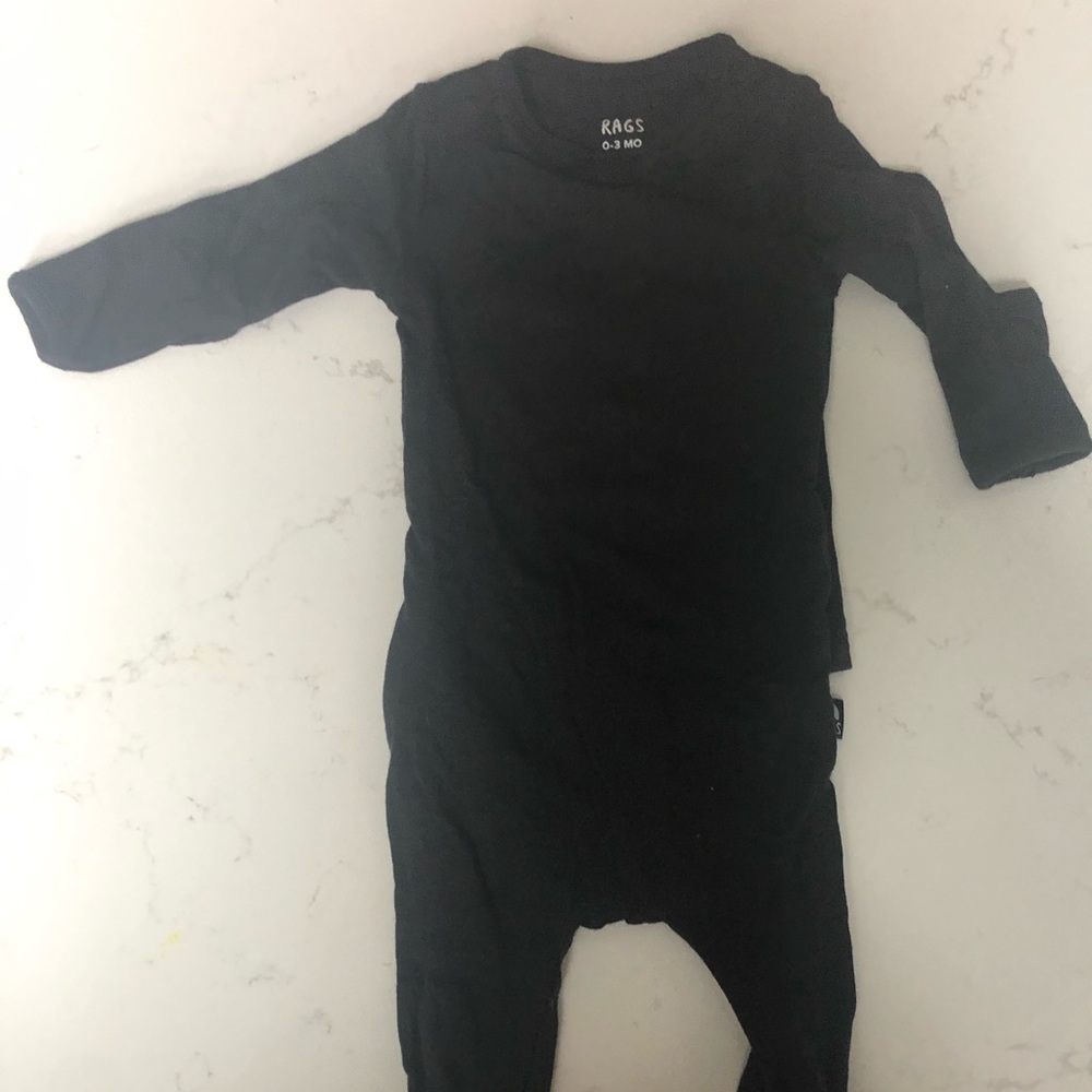 0-3m Rags to Raches Peek a Booty pajamas